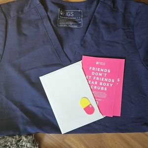 FIGS Navy Casma 3 Pocket Top Small S WITH Sticker & $25 off cards